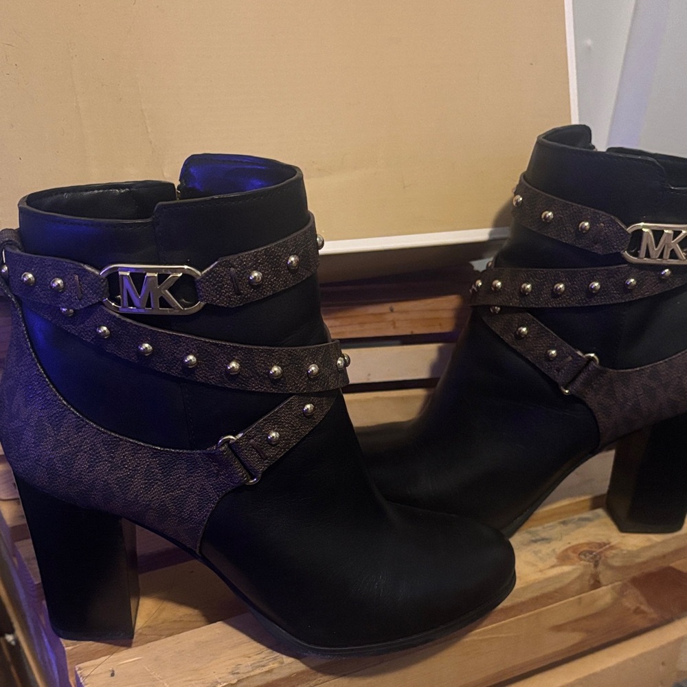 Michael Kors Black and Brown Heeled Boots - Picture 3 of 7